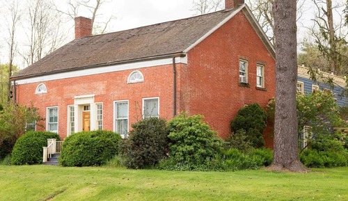 Chalet (ElmRock Inn B&B)