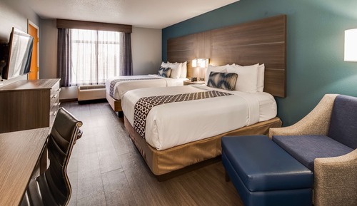Chambre Standard, 2 grands lits, non-fumeurs, réfrigérateur et four à micro-ondes (Pet Friendly)