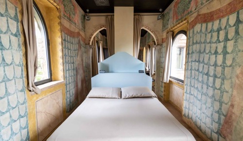Chambre Romantique, vue ville