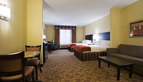 Suite, 1 très grand lit et 1 canapé-lit, four à micro-ondes
