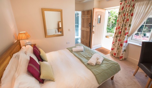 Chambre Double Supérieure, salle de bains attenante (Courtyard - Ground Floor)