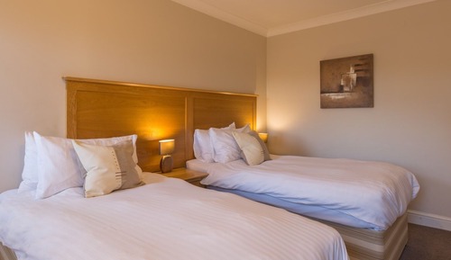 Chambre Standard avec lits jumeaux, salle de bains attenante