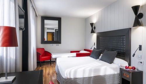 Chambre triple avec accès au spa