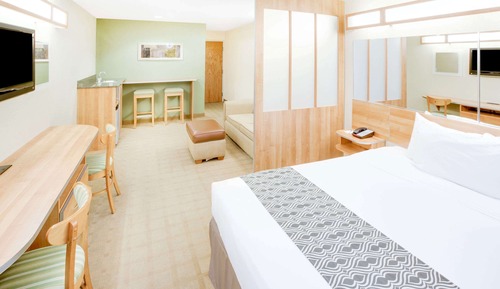Suite, 1 grand lit, fumeurs