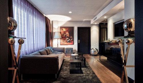 Suite, 1 très grand lit, vue ville