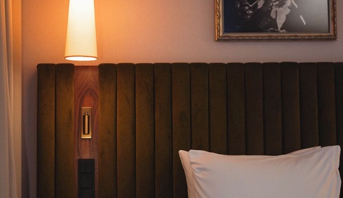 Chambre, 1 très grand lit