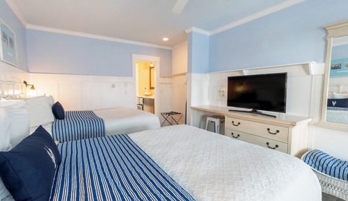 Chambre Classique, 2 lits doubles, en bord de piscine