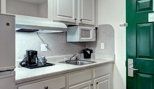 Chambre, 1 grand lit, accessible aux personnes à mobilité réduite, non-fumeurs