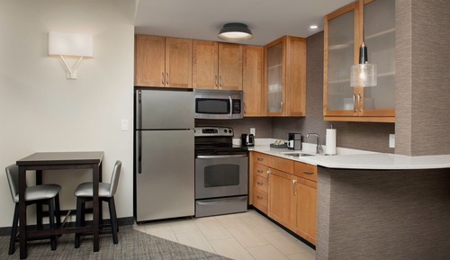 Suite Studio, 2 chambres (Mobility/Hearing Access, Roll-In Shwr)