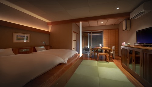 Chambre Deluxe avec lits jumeaux (In Room Dinner, with Open-air Bath)