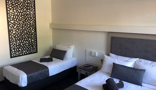 Chambre Deluxe Double ou avec lits jumeaux, plusieurs lits