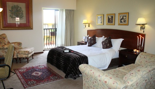 Chambre Standard avec lits jumeaux, 1 grand lit et 1 canapé-lit