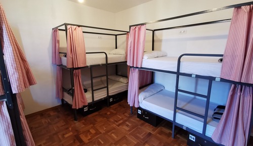 Dortoir Partagé, dortoir mixte (1 bed in a 8-Bed Dormitory Room)