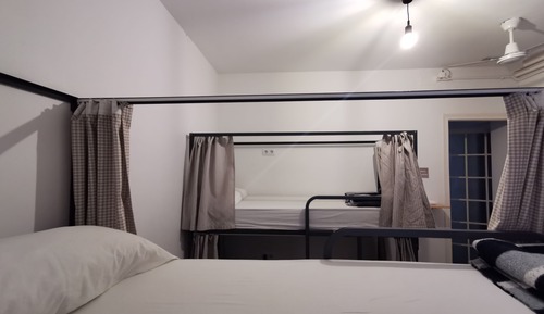 Dortoir Partagé, dortoir mixte (1 bed in a 6-Bed Dormitory Room)
