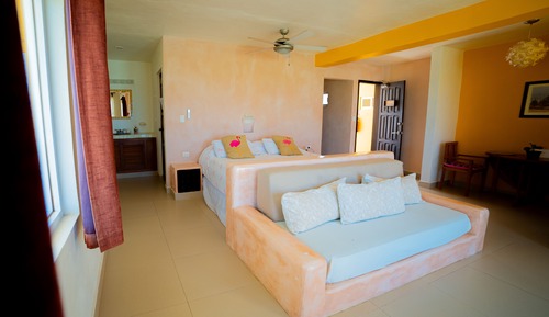 Chambre Triple Luxe, 1 très grand lit et 1 canapé-lit, vue mer