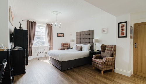 Chambre Double Supérieure, salle de bains attenante (Accessible-Ground Floor)