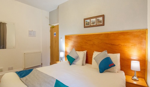 Chambre Deluxe Double ou avec lits jumeaux, plusieurs lits