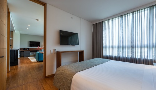 Suite Supérieure, 1 très grand lit et 1 canapé-lit (Suite 2 Rooms King Bed Non Smoking)