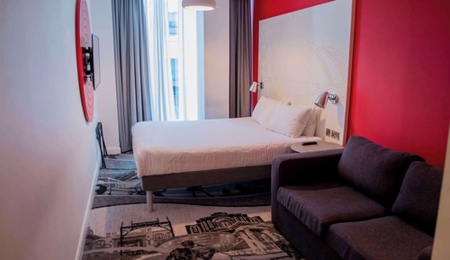 Chambre Standard, 1 lit double, accessible aux personnes à mobilité réduite