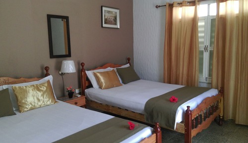 Chambre Standard Double ou avec lits jumeaux
