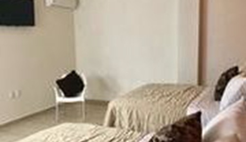 Chambre Quadruple Affaires, 2 grands lits, accessible aux personnes à mobilité réduite, non-fumeurs