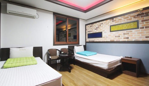 Chambre avec lits jumeaux
