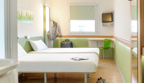 Chambre, 2 lits une place