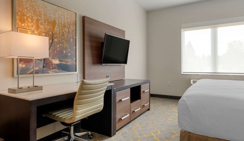 Chambre Standard, 1 très grand lit, non-fumeurs, réfrigérateur et four à micro-ondes