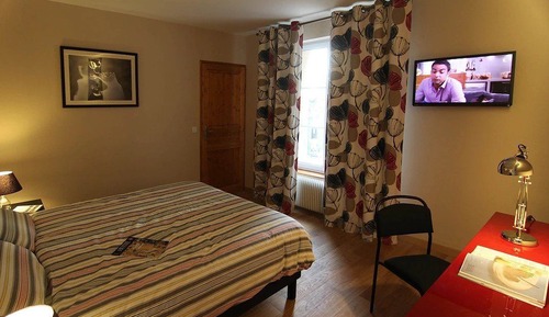 Chambre, 1 grand lit, accessible aux personnes à mobilité réduite, non-fumeurs (Chambre 2)
