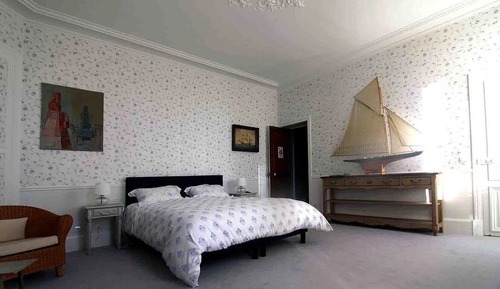 Chambre, 1 très grand lit, non-fumeurs (Pallas)