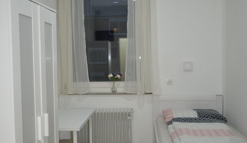 Chambre Simple, salle de bains commune