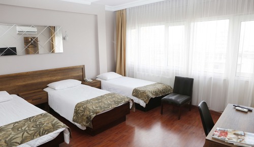 Chambre Triple Standard, 3 lits une place, non-fumeurs, vue ville