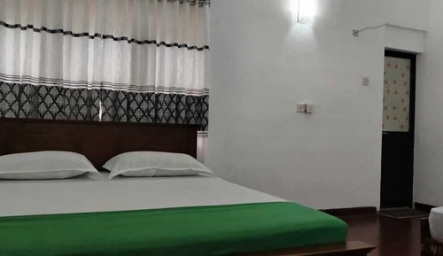 Chambre Familiale, 1 chambre, accessible aux personnes à mobilité réduite, vue jardin