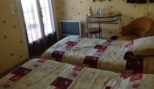 Chambre Double, non-fumeurs (Jaune)