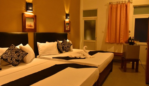 Chambre Double Deluxe, 1 lit double, accessible aux personnes à mobilité réduite, vue piscine