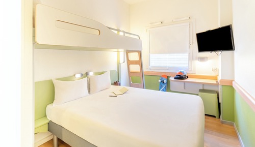 Chambre (Double bed and Bunk bed)