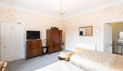 Chambre Supérieure Double ou avec lits jumeaux, salle de bains attenante