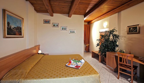 Chambre Standard Double ou avec lits jumeaux