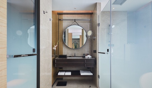 Suite Deluxe, 1 très grand lit, accès salon affaires, avec vue