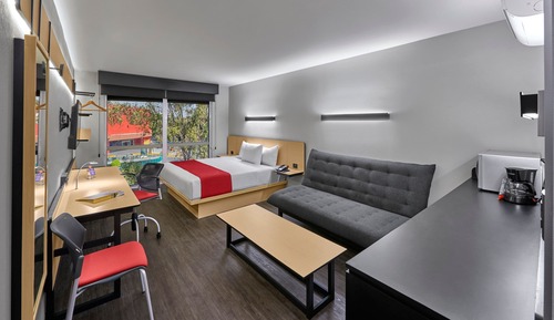 Chambre Supérieure, 1 très grand lit et 1 canapé-lit