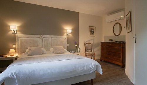 Chambre Double Standard, 1 grand lit, non-fumeurs
