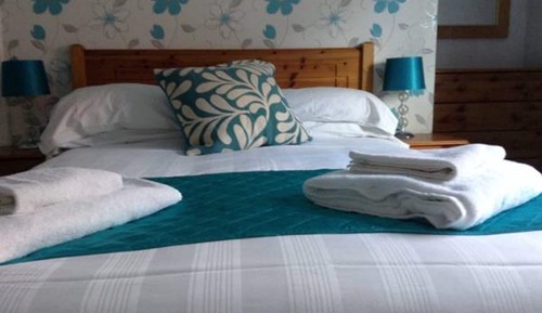 Chambre Double, salle de bains privée