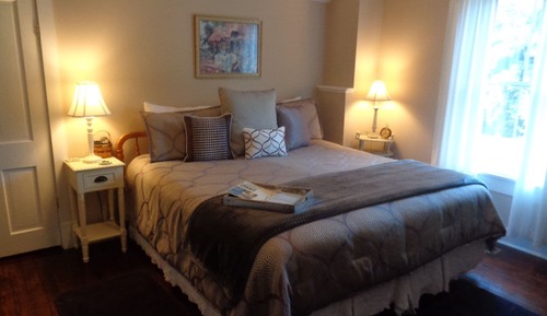 Chambre Deluxe, 1 très grand lit, bain à remous
