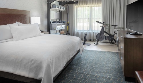 Suite, 1 très grand lit (2 Rooms, Hearing, Fitness)