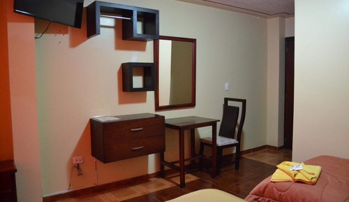 Chambre Double, plusieurs lits, vue ville