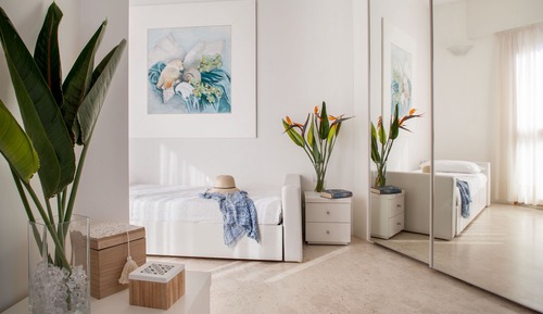 Chambre Double, terrasse, vue partielle sur la mer