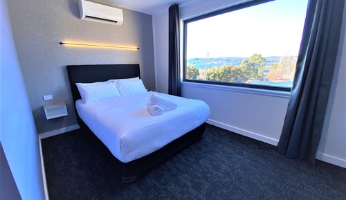 Chambre, 1 grand lit, vue lac