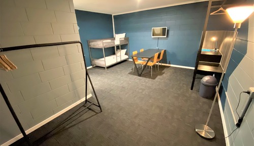 Chambre Familiale (Budget)