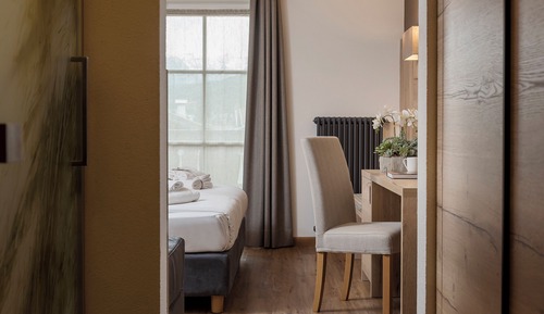 Chambre Supérieure Double ou avec lits jumeaux, balcon, vue montagne