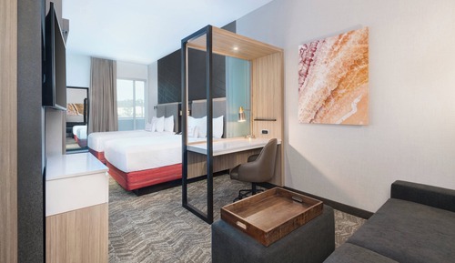 Suite, 1 très grand lit, non-fumeurs (Mobility/Hearing Access, Roll-In Shwr)